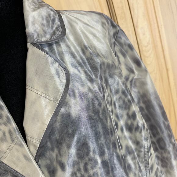 Chico's Animal Intuition Beckey Gray Cream Lightweight Blazer Jacket Sz 3 XL - Picture 3 of 10